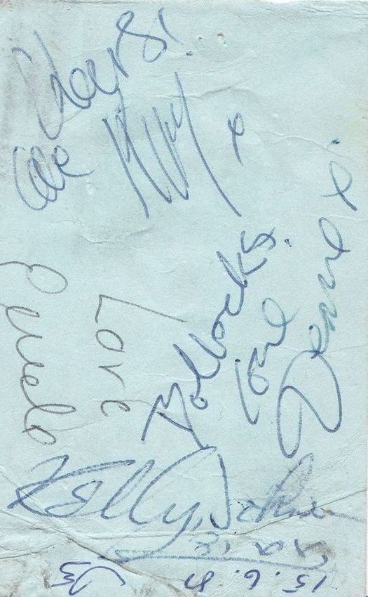 Girlschoolin nimikirjoitukset